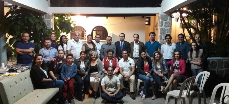 Colombianos en Tegucigalpa celebran Novena de Navidad 