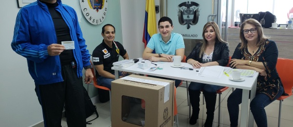 Último de votaciones para la segunda vuelta en el Consulado de Colombia en Tegucigalpa