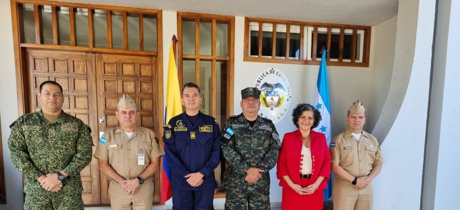 Embajadora de Colombia en Honduras, Luz Marina Rivera Rojas, genera acciones de apoyo y promoción de la industria militar colombiana