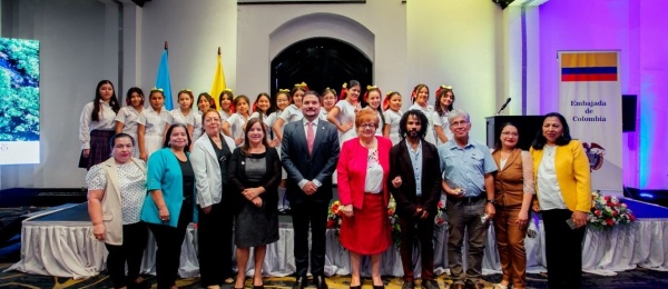 Conmemoración en Honduras de los 215 años de la Independencia de Colombia